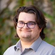 Headshot of Patrick Earl.