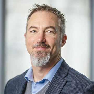 Headshot of Toby Meyer