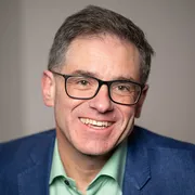 Headshot of Mark Priest.