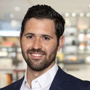 Headshot of Alejandro Gomez.