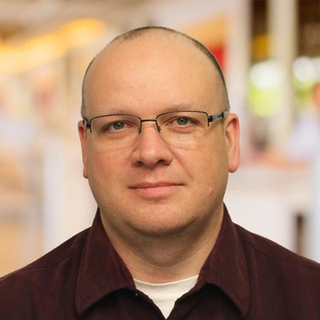 Headshot of Allen Householder.