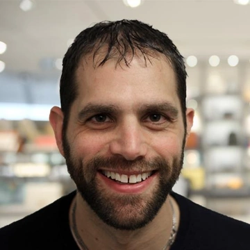 Headshot of Jared Ettinger.