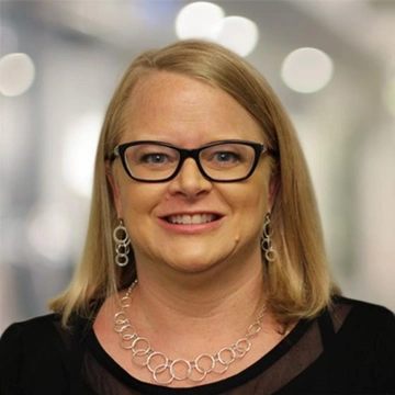 Headshot of Tracy Cassidy.