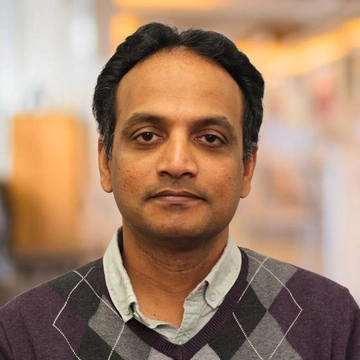 Headshot of Vijay Sarvepalli.